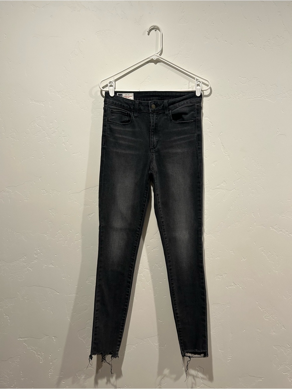 GAP Black High-Rise Jeggings with Raw Frayed Hem